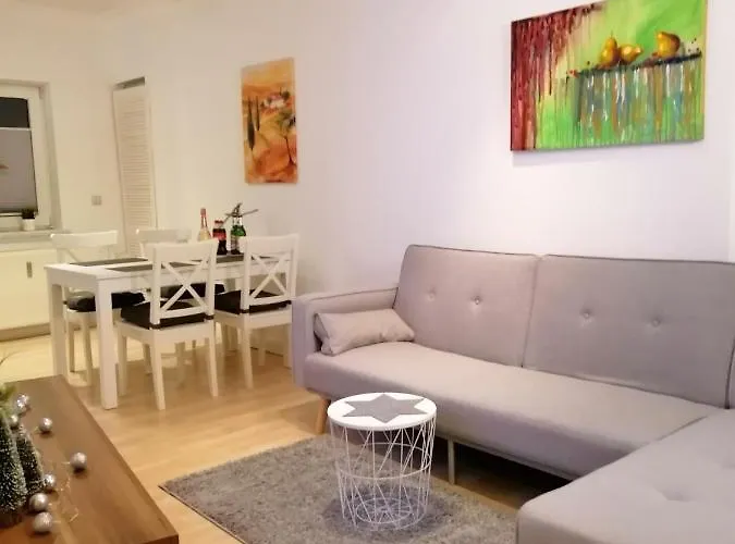 Schoene Wohnung, Zwei Schlafzimmer, Zentrumsnah, Erdgeschoss In Greifswald