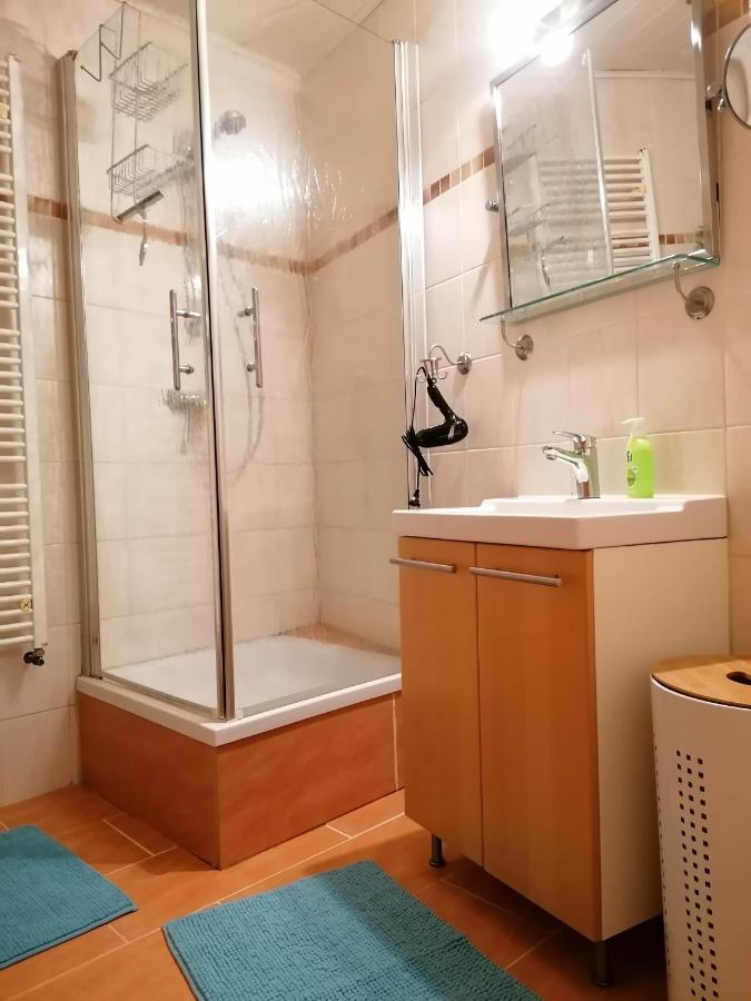 Schoene Wohnung, Zwei Schlafzimmer, Zentrumsnah, Erdgeschoss In * Greifswald