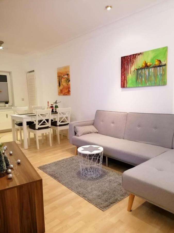 Apartment Schoene Wohnung, Zwei Schlafzimmer, Zentrumsnah, Erdgeschoss In